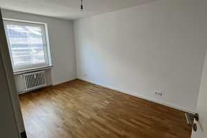 Schöne, helle 2-Zimmer-Wohnung mit Balkon in der Maxvorstadt – Theresienstraße 21, 80336 München – Vorschaubild 3