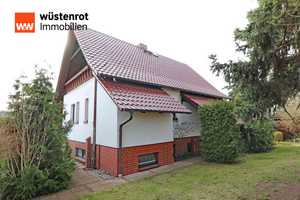 EINFAMILIENHAUS MIT FERIENWOHNUNG UND ZWEI FERIENHÄUSER MIT TOPAUSSTATTUNGEN AUF GROSSEM GRUNDSÜCK – Ostvorpommern (Kreis) – Vorschaubild 7