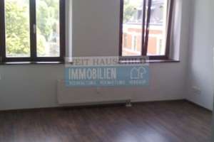 3 Zimmer in Schleußig! - Laminat - Tageslichtbad mit Wanne - große Wohnküche - schöner Westbalkon – 4229 Schleußig, Leipzig – Vorschaubild 2