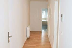 Ganz oben! ETW im Dachgeschoss + Parkett + Lift + Wanne & Dusche + 13 m² Dachloggia + große Küche – Elisabethstraße 32, 4315 Volkmarsdorf, Leipzig – Vorschaubild 10