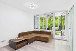 Helle, lichtdurchflutete 2 ZKB Wohnung mit Wintergarten, IN-West nahe Klinikum – Die vollständige Adresse der Immobilie erhältst du vom Anbieter., 85049 Friedrichshofen-Hollerstauden, Ingolstadt – Vorschaubild 2