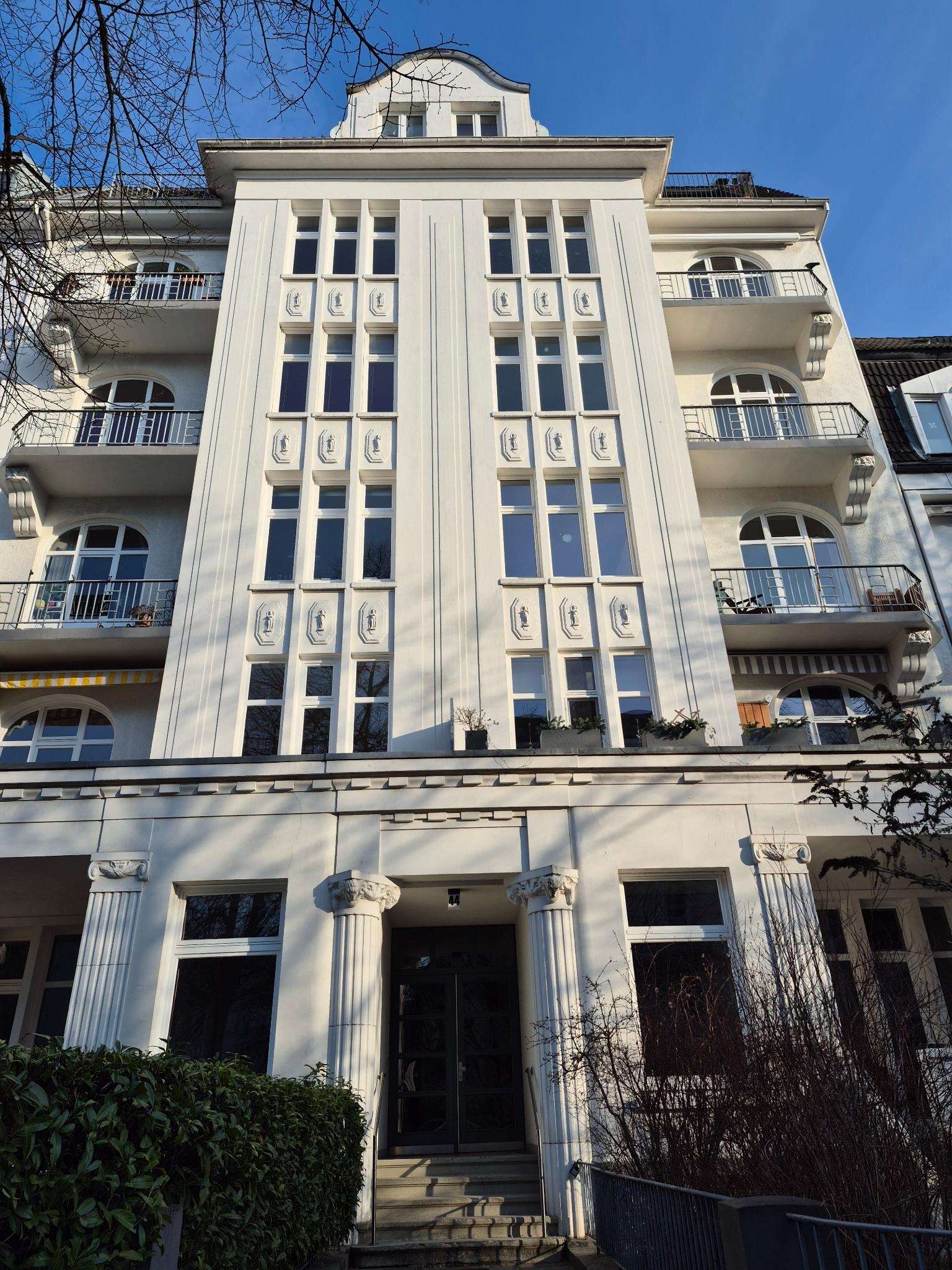 Geräumige Altbauwohnung in ruhiger Toplage in Eimsbüttel, Hamburg – Bild 1