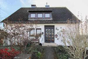 Viel Platz, viele Möglichkeiten: Zweifamilienhaus mit Garten, Wintergarten & Mieteinnahmen!  – Die vollständige Adresse der Immobilie erhältst du vom Anbieter., 42579 Heiligenhaus – Vorschaubild 2