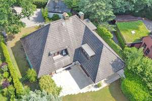 Großzügiges Architektenhaus mit Doppelgarage auf großem Grundstück in Hamburg-Wellingsbüttel – Die vollständige Adresse der Immobilie erhältst du vom Anbieter., 22391 Wellingsbüttel, Hamburg – Vorschaubild 8
