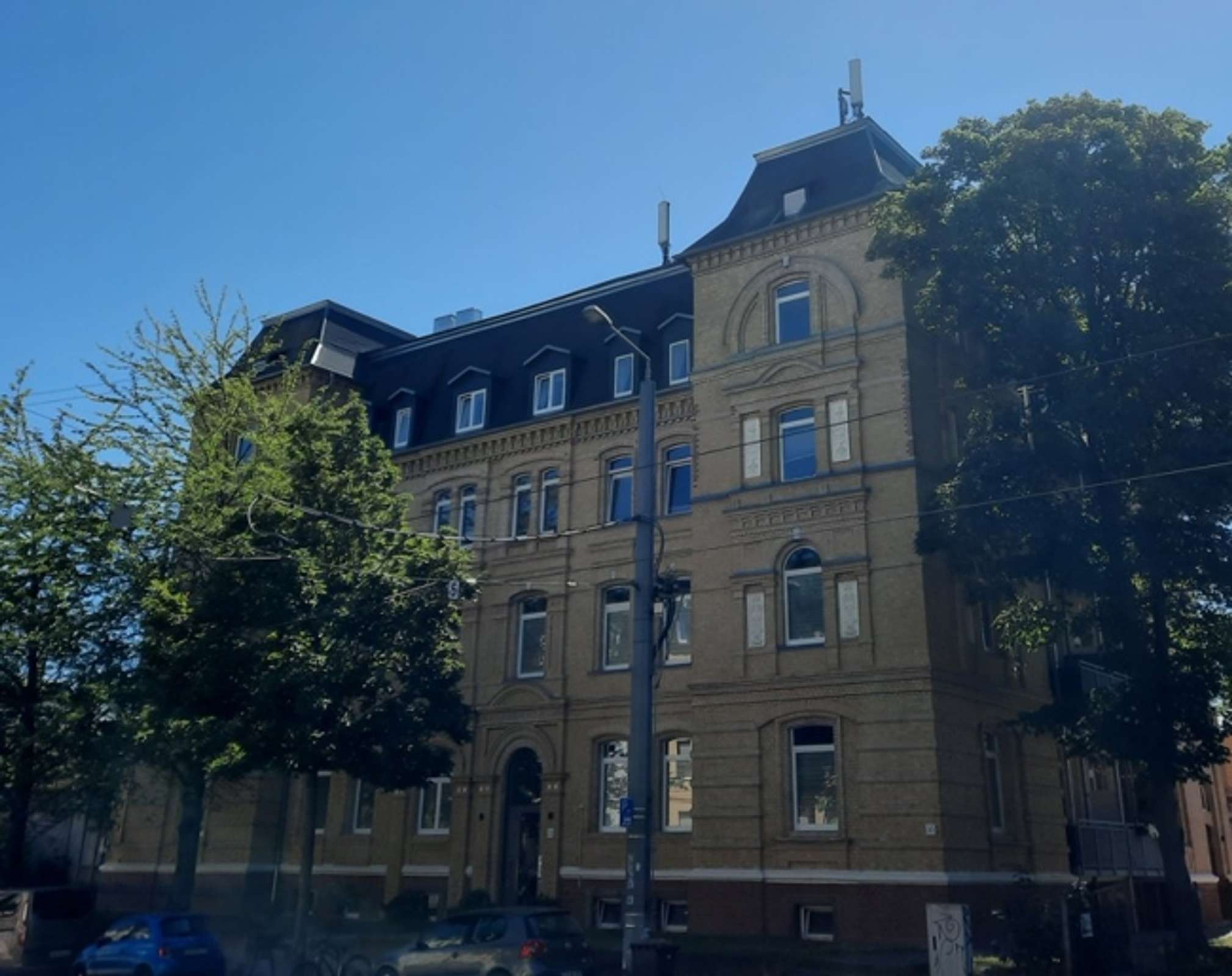 Attraktive 2-Zimmer-DG-Wohnung mit gemütlichem Balkon und modernem Duschbad in Erfurt/Löbervorstadt