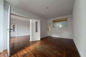 Zuhause mit Charakter: außergewöhnlicher Grundriss, warme Atmosphäre & Balkon zum grünen Innenhof – Die vollständige Adresse der Immobilie erhältst du vom Anbieter., 10969 Kreuzberg, Berlin – Vorschaubild 5