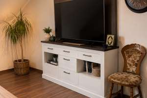 Schöne zwei  Zimmer Wohnung mit Garten