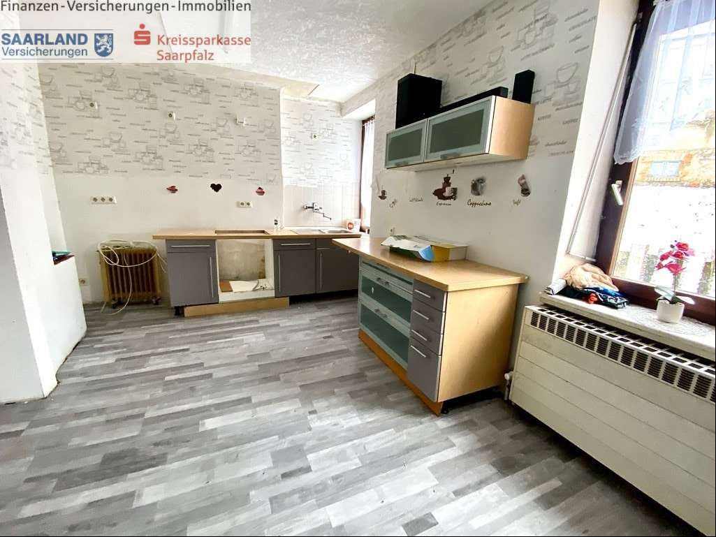 Immobilie in Gersheim - Großes Einfamilienhaus mit zwei Garagen  - Bild 5