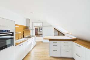 Bielefeld am Musikerviertel: Exklusive Maisonette-Wohnung mit Einbauküche | Aufzug | Sauna & Loggia – Die vollständige Adresse der Immobilie erhältst du vom Anbieter., 33604 Mitte, Bielefeld – Vorschaubild 4