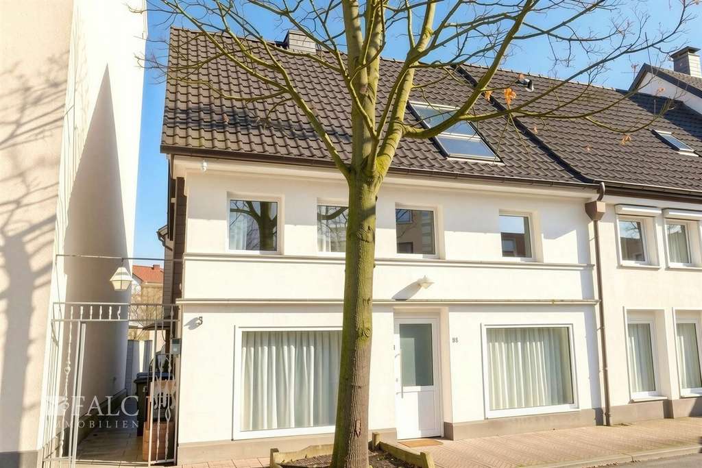 Immobilie in Unna - Hochwertiges Immobilieninvestment mit zwei Häusern - Bild 2