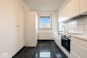 Helle 3-Zimmerwohnung mit Einbauküche, Balkon und schönem Blick ins Grüne – Hochfirststr. 20, 70569 Kaltental, Stuttgart – Vorschaubild 3