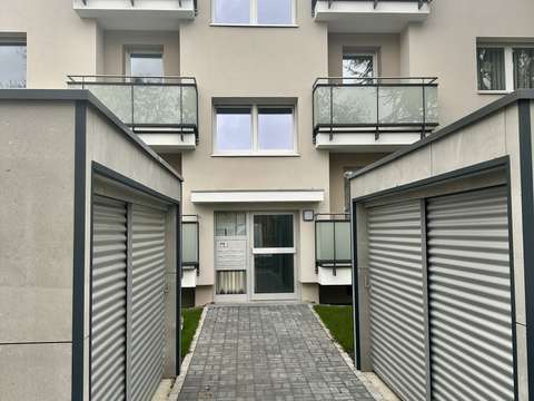 Neu Sanierte 3-Raumwohnung shops mit Balkon!