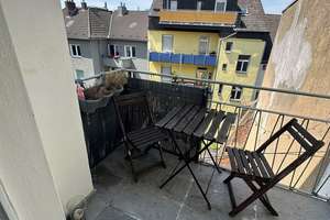 SCH32 - Einziehen und Wohlfühlen - Charmante Wohnung mit Balkon in zentraler Lage – Schloßstraße 32, 40477 Pempelfort, Düsseldorf – Vorschaubild 2