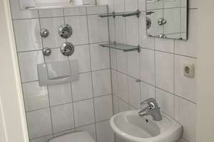 Familienfreundlich geschnittene 5-Zimmer-Altbauwohnung – Sulzerstraße 17, 86159 Antonsviertel, Augsburg – Vorschaubild 12
