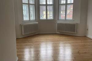 Lebendiger Freiraum in Augsburg: Saniertes 4-Zimmer-Apartment