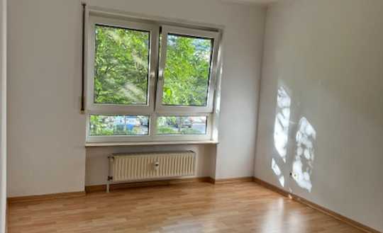 Gepflegte Zweizimmerwohnung mit großer Loggia mit traumhaftem Blick!