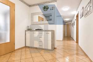 Großzügige Erdgeschosswohnung mit 5 Zimmern in Pforzheim-Nordstadt – Die vollständige Adresse der Immobilie erhältst du vom Anbieter., 75177 Nordstadt, Pforzheim – Vorschaubild 2