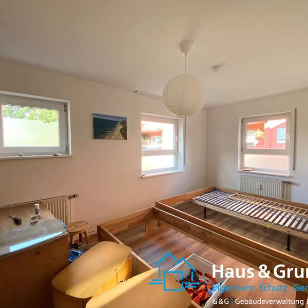 *** Großzügige, helle 5-Zimmer-Erdgeschoss-Wohnung mit Terrasse und Gemeinschaftsgarten ****