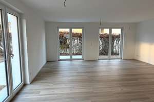 ...Neubau Erstbezug! Attraktives und modernes Reihenhaus mit S- W Terrasse und zwei Stellplätzen  – Hamburger Str. 66 a, 21493 Schwarzenbek – Vorschaubild 7