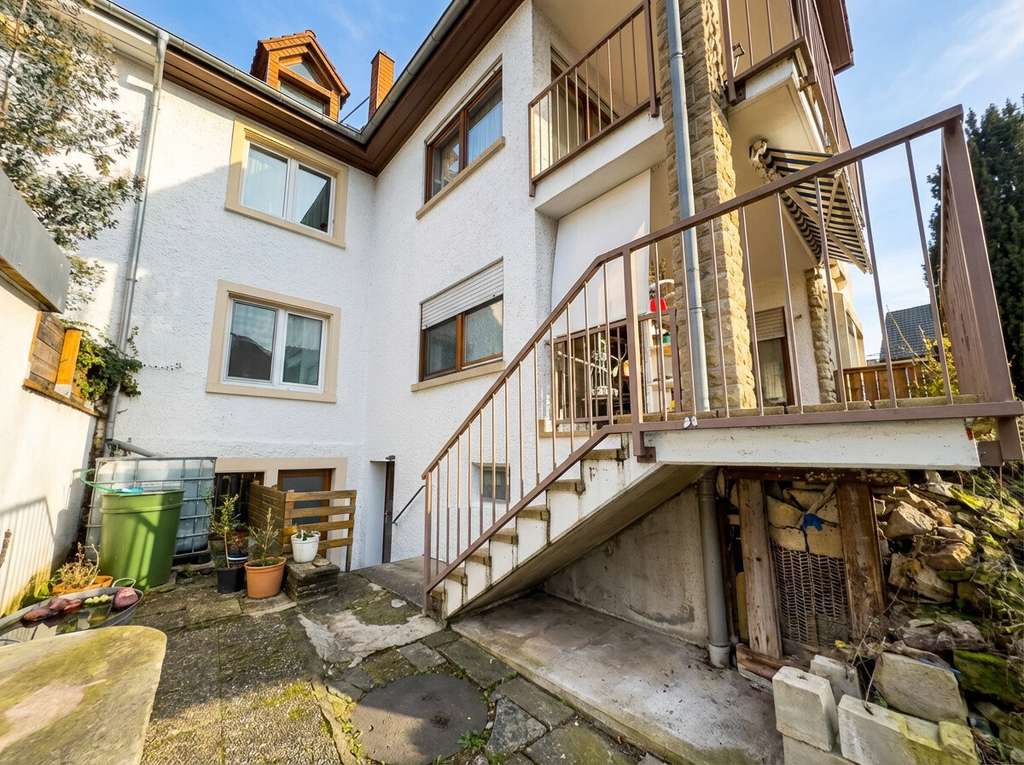 Immobilie in Sinsheim - Charmantes Dreifamilienhaus in Sinsheim Gartenstadt – Spitzenlage, Investment-Chance mit Stil - Bild 3