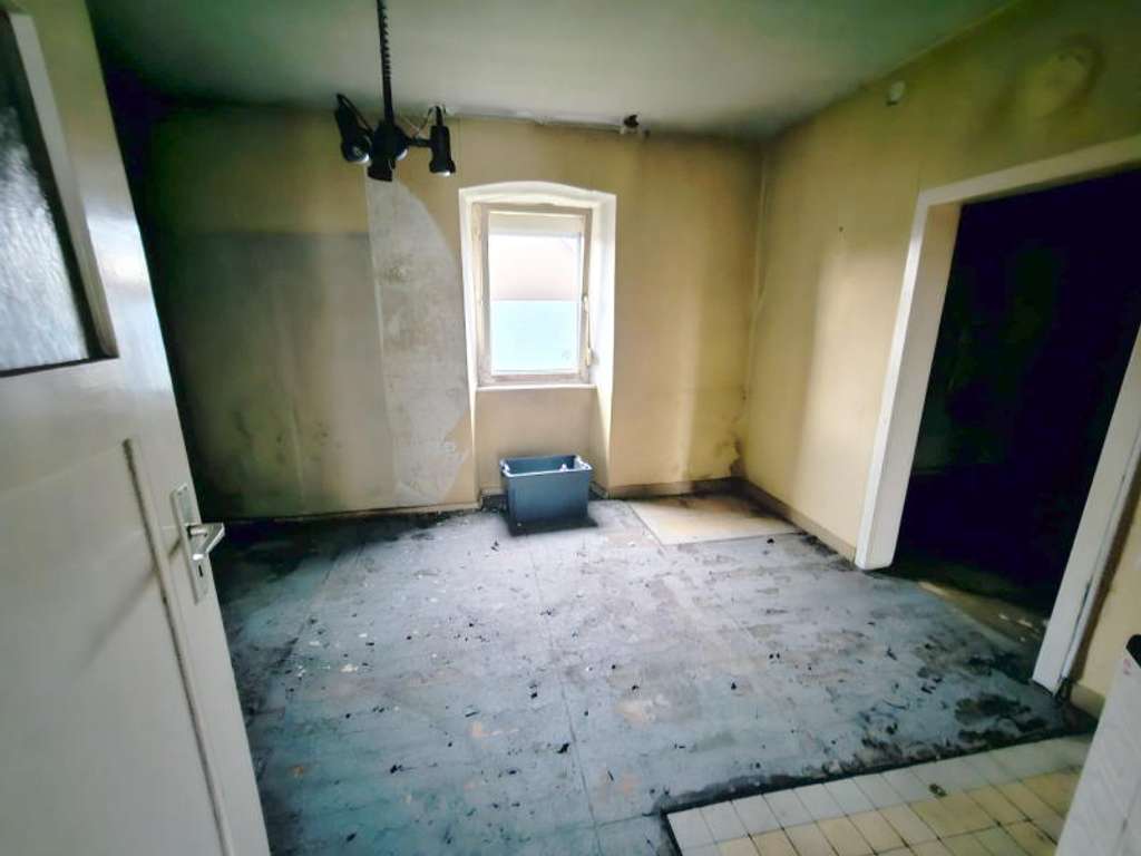 Immobilie in Otterbach - Freistehendes Einfamilienhaus im Dornröschenschlaf - Bild 3