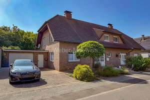 Viel Raum für Familie, Freizeit und gemeinsame Momente: attraktives EFH mit Garage + Garten – Die vollständige Adresse der Immobilie erhältst du vom Anbieter., 50226 Frechen – Vorschaubild 1