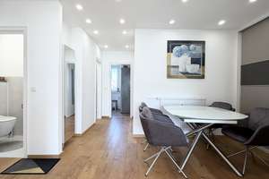 Sanierte 3-Zimmer-Wohnung mit 74 m²,  Balkon, Stellplatz und voll möbliert