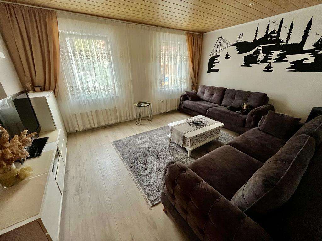 Immobilie in Pfaffenhofen - Geräumiges Einfamilienhaus im Herzen von Pfaffenhofen - Bild 1