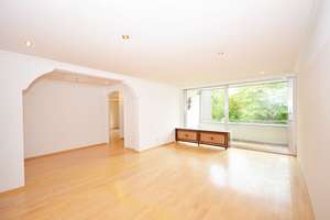 Großzügige Wohnung mit Loggia und Tiefgaragenstellplatz in Lövenich (bezugsfrei) – Die vollständige Adresse der Immobilie erhältst du vom Anbieter., 50859 Lövenich, Köln – Vorschaubild 3