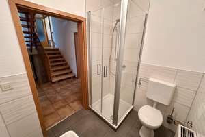 Wohnen mit Weitblick: neue Bäder, Garten, Kamin, PV und Garage – Heuweg 14, 90530 Wendelstein – Vorschaubild 7