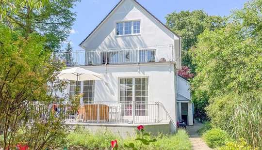 Bild von Großzügiges Zweifamilienhaus mit zusätzlichem Baufenster in Hamburg-Rahlstedt