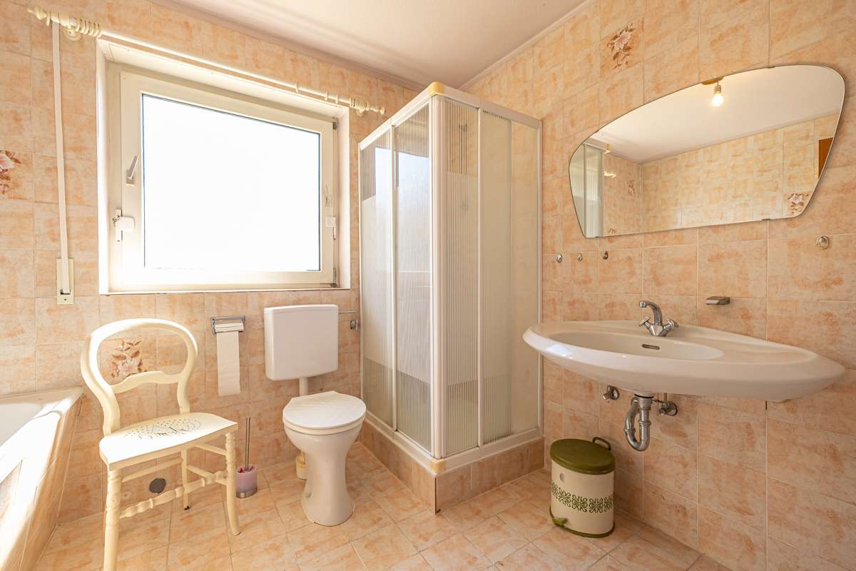 Immobilie in Walzbachtal - Großzügiges Anwesen in attraktiver Aussichtslage von Jöhlingen - Bild 5