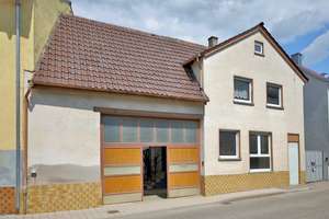 Im Bieterverfahren: Einfamilienhaus mit viel Potenzial für Sanierungsprofis – Die vollständige Adresse der Immobilie erhältst du vom Anbieter., 76703 Kraichtal – Vorschaubild 2