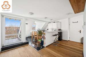 Bezugsfreie möblierte Dachgeschosswohnung mit Terrasse und unverbaubarem Weitblick im Hinterhaus