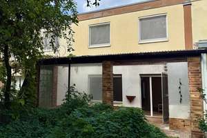 Lichterfelde: Modernisierungsbedürftiges Reihenhaus in verkehrsberuhigter Grünlage und S-Bahn-Nähe