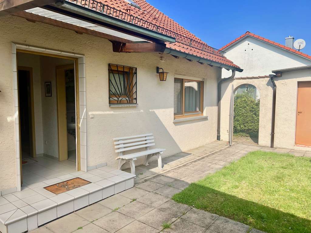 Immobilie in Bretzfeld - SGE Immobilien- Attraktives Einfamilienhaus mit großem Grundstück 
in ruhiger Lage von Bretzfeld - Bild 1