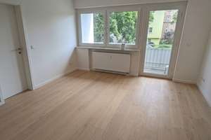 Kernsanierte 2,5-Zimmer-Wohnung mit Balkon