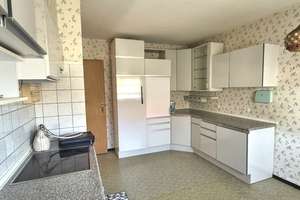 Gepflegtes Ein- bis Zweifamilienhaus mit Gartenhaus und Garage – perfekt für Familien – Die vollständige Adresse der Immobilie erhältst du vom Anbieter., 72510 Stetten am kalten Markt – Vorschaubild 3
