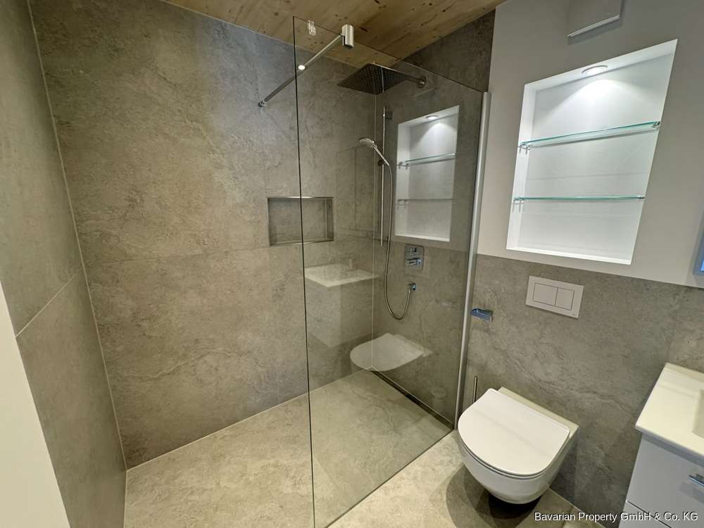 Immobilie in Altenthann - Moderne 3-Zimmer-Wohnung mit Garten – hochwertiger Neubau in ruhiger Ortslage - Bild 3