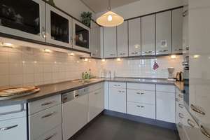 3 Zimmer, moderne Küche, Bad und atemberaubender Blick über Bad Nauheim auf 95m² in 1A Lage, barr – Ernst-Ludwig-Ring 2, 61231 Bad Nauheim – Vorschaubild 6