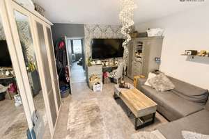 TOP LAGE! 3,5-Zi.-Wohnung mit großer Terrasse * TL-Bad * sep. WC * Pkw-Stpl. * akt. vermietet