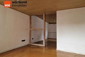Neuanfang gesucht? Dieses Haus wartet auf frischen Wind. – Die vollständige Adresse der Immobilie erhältst du vom Anbieter., 72800 Eningen unter Achalm – Vorschaubild 1