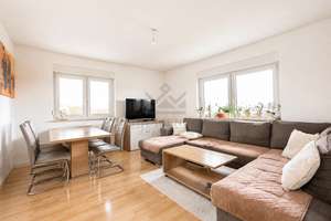 * Lichtdurchflutete 4-Zimmer-Wohnung in zentraler Lage von Neu-Ulm - umfangreich modernisiert und ge