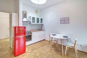 Sonniges möbliertes Apartment, oberste Etage / Sunny furnished apartment at the top – Die vollständige Adresse der Immobilie erhältst du vom Anbieter., 80636 St. Vinzenz, München – Vorschaubild 2