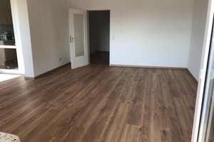 Modernisierte 2-Raum-Wohnung mit Balkon und Einbauküche in Braunschweig