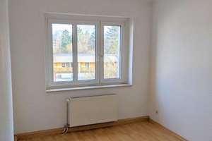 Freundliche 2-Zimmer-Wohnung im 1.OG mit Laminatboden & Badewanne * Möbel können übernommen werden – Dohnaer Straße 81, 1219 Leubnitz-Neuostra, Dresden – Vorschaubild 5