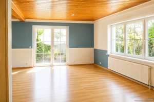 Großzügig leben & wohnen -  Besonderes Holzhaus mit großem Garten & Garage in Großalfalterbach – Die vollständige Adresse der Immobilie erhältst du vom Anbieter., 92364 Deining – Vorschaubild 5