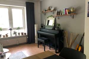 Gepflegte teilmöblierte 2-Zimmer-Hochparterre-Wohnung mit Einbauküche in Kiel-Südfriedhof, Toplage – Winterbeker Weg 38, 24114 Südfriedhof, Kiel – Vorschaubild 2