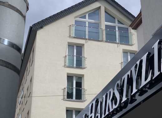 Mega geiles Dachgeschoss in der Bruchfeldstraße 29 mit Traumblick über FFM !!