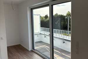 modernes Studentenapartment mit Balkon, Top Lage in Bonn Endenich,  Erstbezug – Röckumstraße 102, 53121 Bonn – Vorschaubild 3